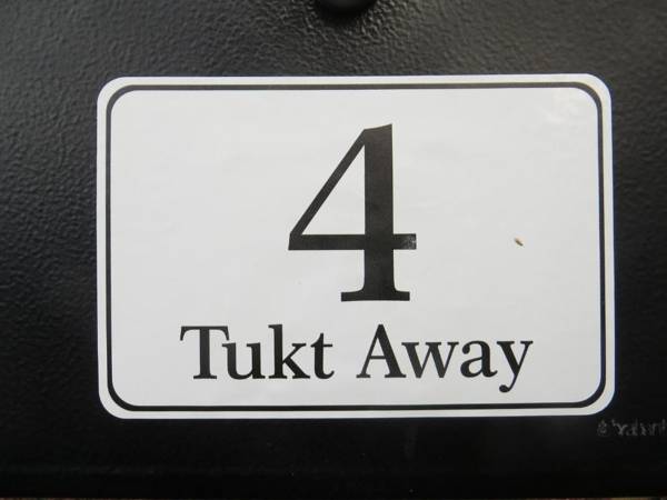 Tukt Away