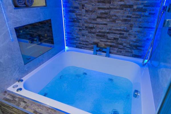 Aphrodite Suites Huddersfield