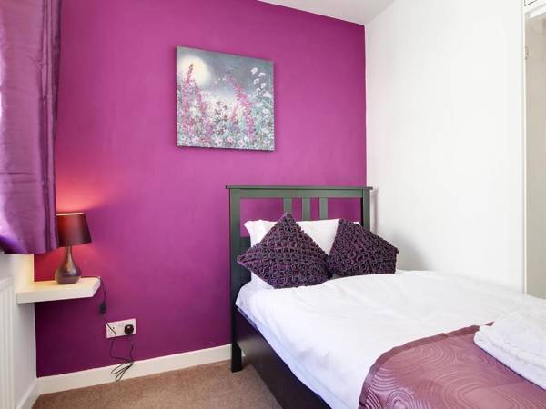 City central 2 min to the sea 4 Bedroom Townhouse wi-fi car-park
