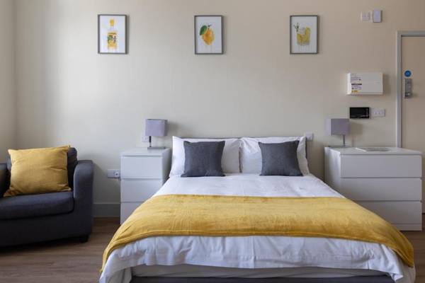 Apartment 6 Isabella House Aparthotel By RentMyHouse