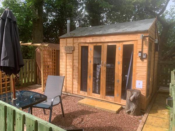 Hedgehog Lodge Solitary Retreat