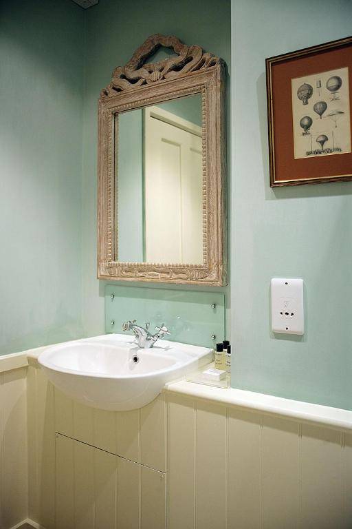 Tiger Inn - Elizabeth