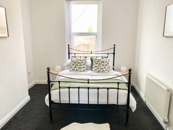 89 St John's Road Terrace House