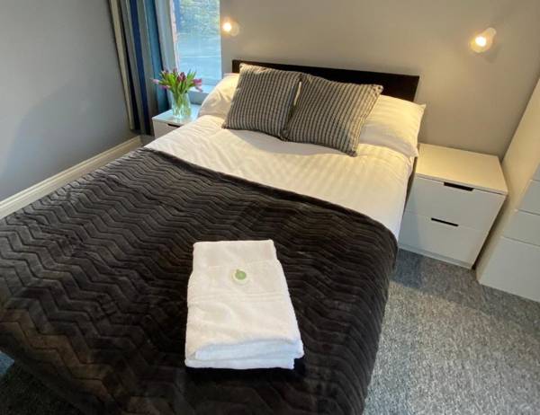 The North West Contractors Base - 9 Bedroom - EV Charging