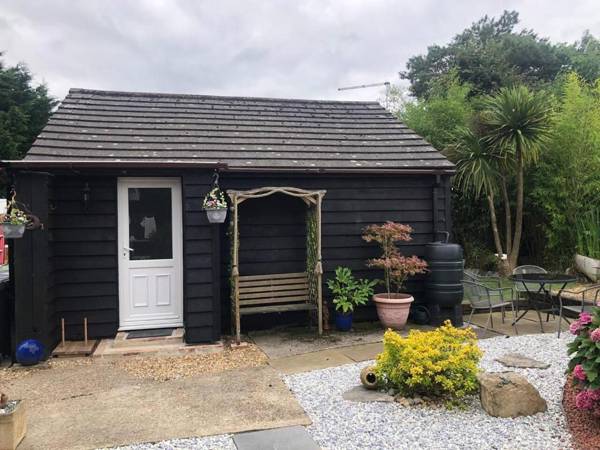 Self catering private annex near Ferndown BH22