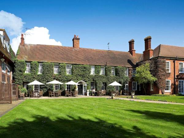 Bush Hotel Farnham