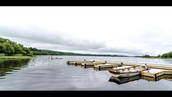 Dulrush Fishing Lodge and Guest House