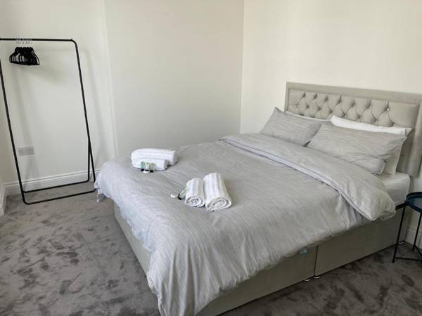 Specious 2-Bed Apartment in Eastbourne