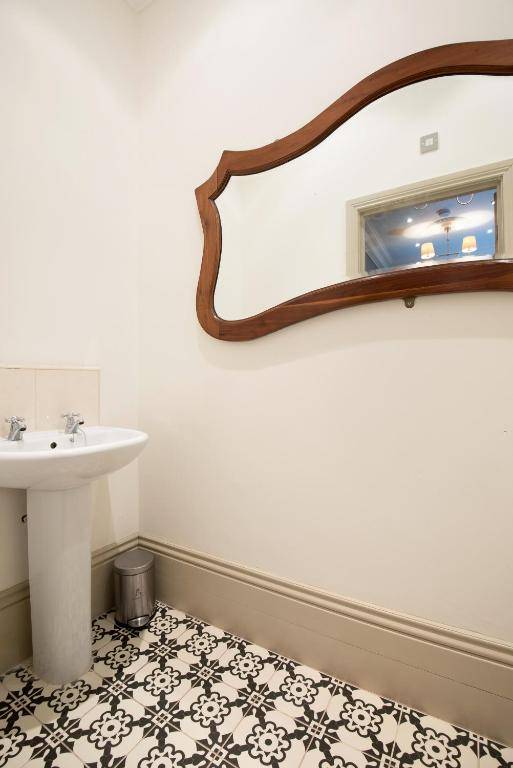 Apartment 1 The Grove