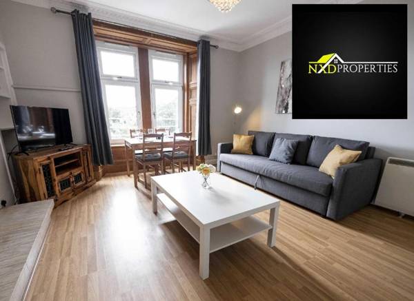 ☆ Bright Modern West-End Apartment ☆