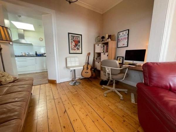 Workspace - Wonderful 3BD Holiday Home in Broughty Ferry