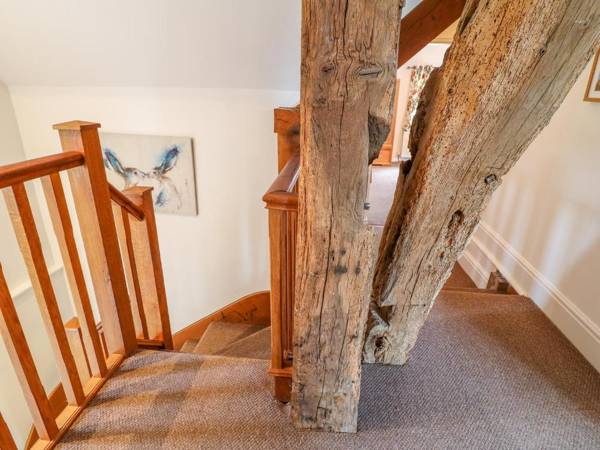 Woodthorpe Cruck Cottage