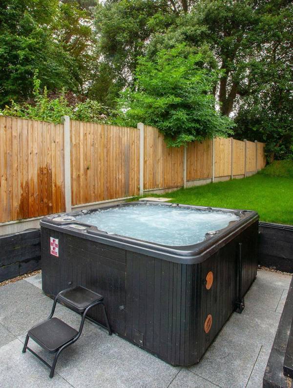 the barn swimming pool and hot tub stay