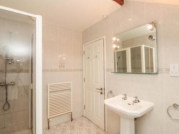 Lower Norton Apartment