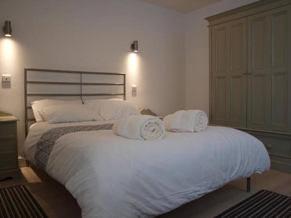 Marine Terrace Apartments