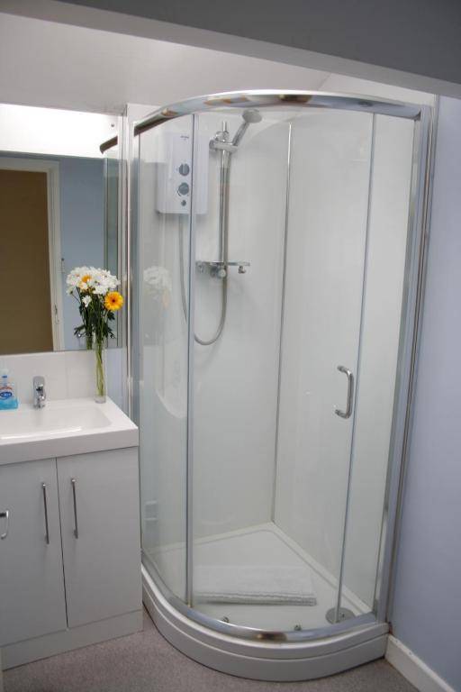 Walkers Court By Treetop Property