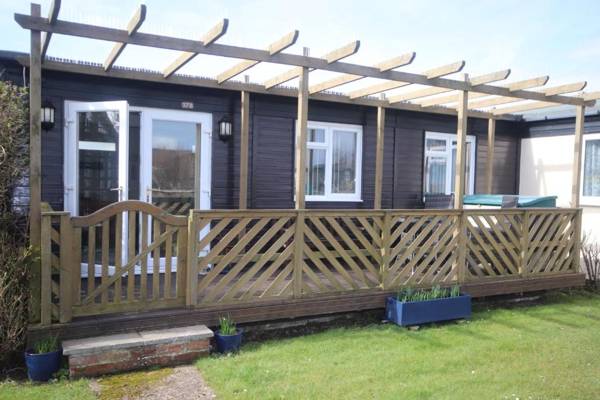 37B Medmerry Park 2 Bedroom Chalet