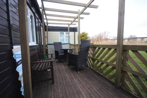 37B Medmerry Park 2 Bedroom Chalet