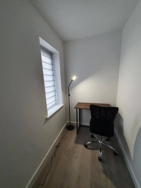 Workspace - Lovely apartment close 2 City Center &Rail Station