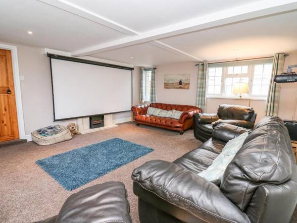 Fisher Granary Lampeter