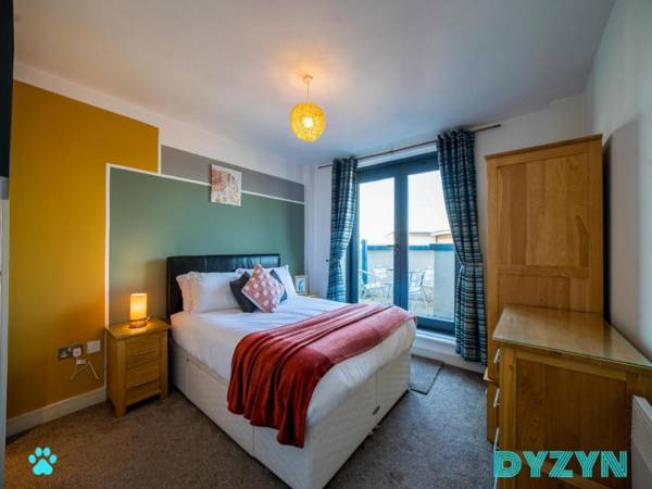 The Galley - 2 Bed Serviced Apartment - Amazing City Views - Wrap Round Balcony and secure parking