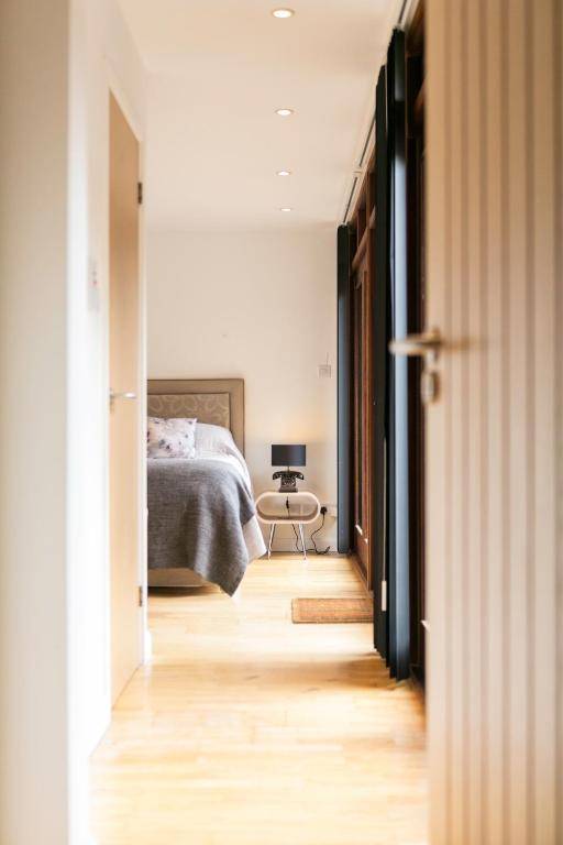 Scandi Chic Designer House - Free secure parking