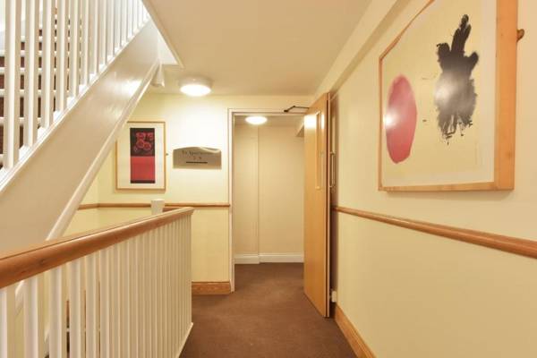Roper Road- Cosy apartment just outside of city centre