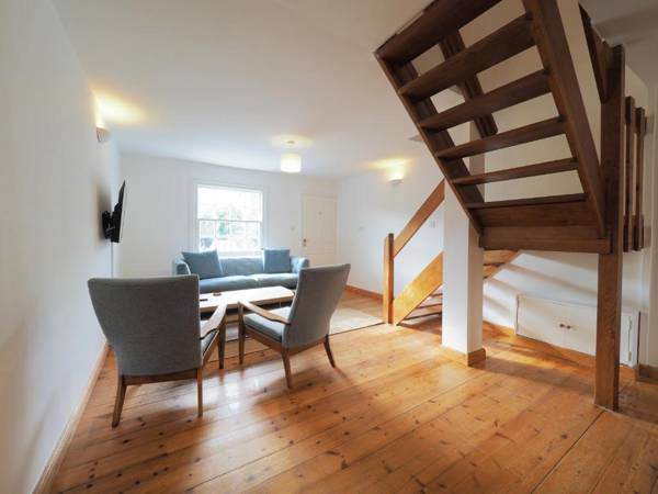 New Street - Stylish family home in St Dunstans with parking