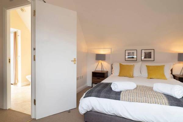 King's Corner - Townhouse in the Heart of the City