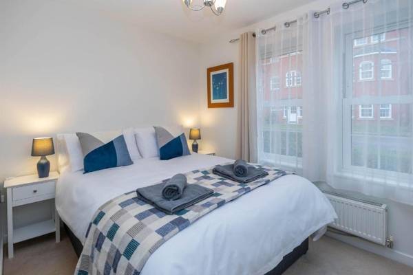 The Augustine - Modern two Bed Ground floor apartment with parking