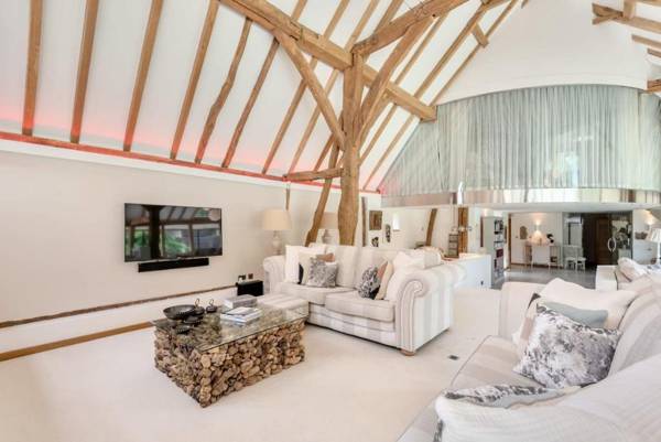 Luxury 3 Bedroom Barn Conversion - Canterbury