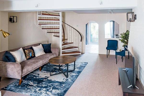 Glisson House by condokeeper