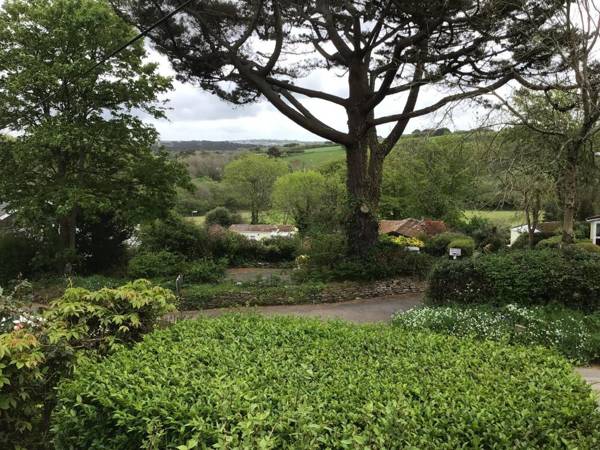 Lovely 1-Bed Studio in Coombe near Camborne