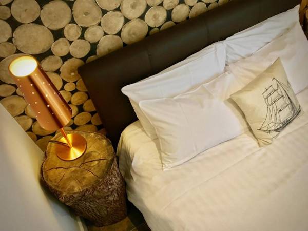 Thatched Cottage Hotel