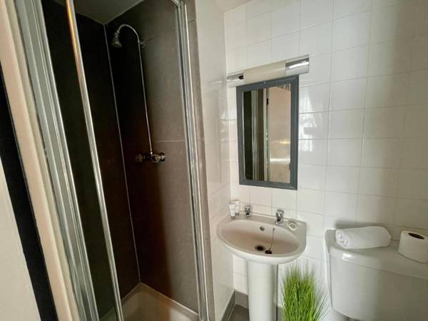 Brighton Black Hotel & Hot Tubs