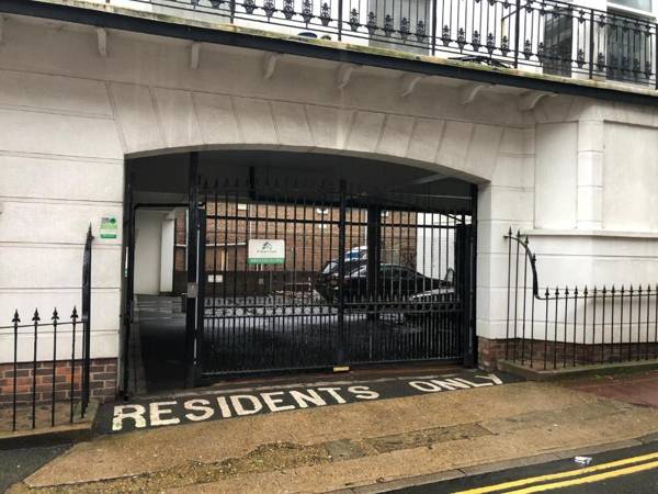 Burlington Street with Free Parking Nr Btn College Hospital & Seafront