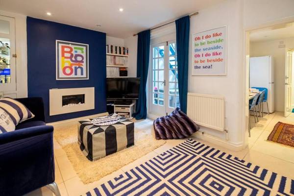Quirky cute bright & bold apartment with terrace