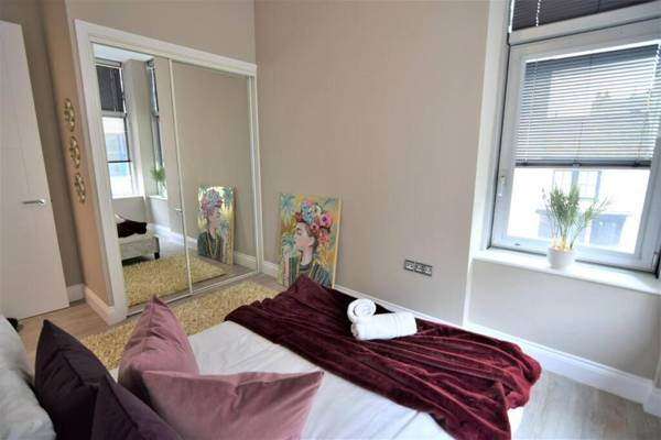 SUPER CENTRAL MORDEN 1BED easy parking