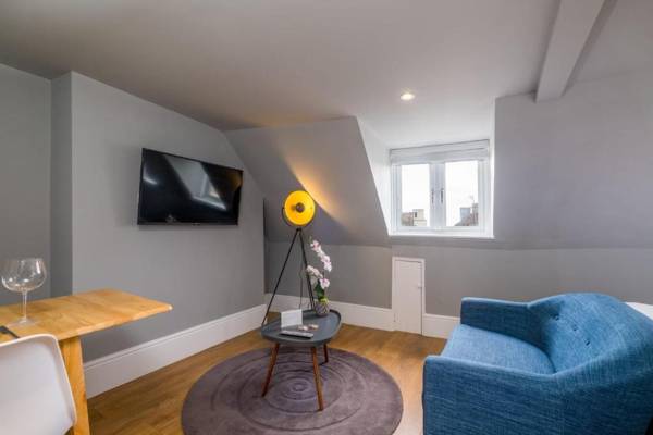 Superb Studio Apartment with Sea View Central Brighton