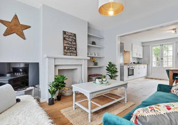 Hove Actually House - By My Getaways