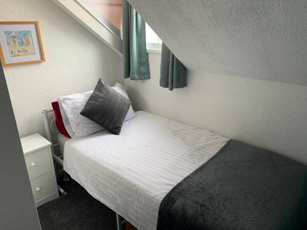 Apartment 3 Marina Holiday Apartments