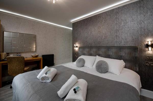 Quayside Hotel & Bar