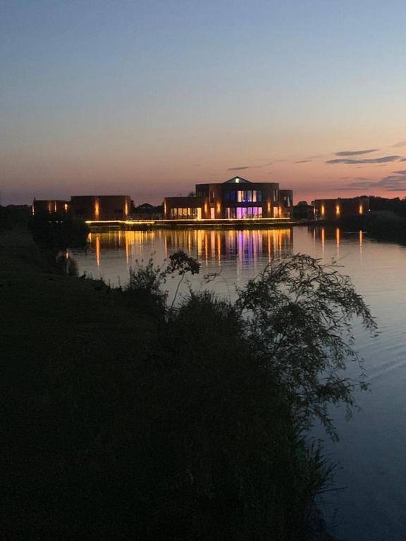 Lakeside Fishing Lodges