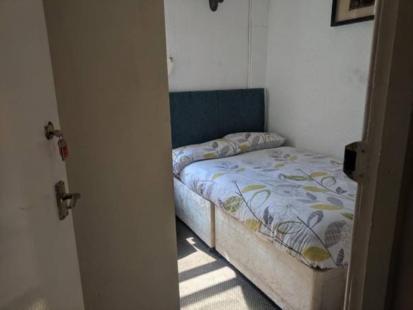 MyRoomz New Discovery Hotel