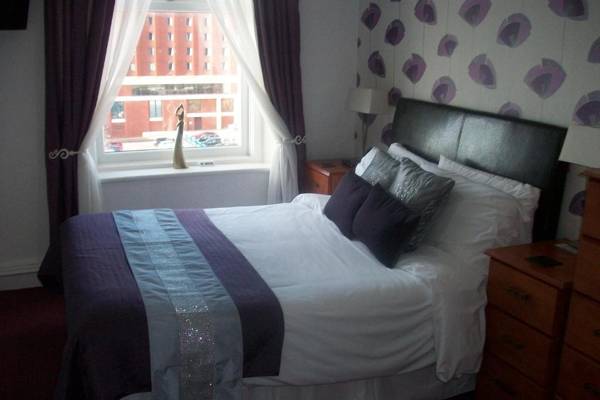 Benson Hotel - Small Families & Couples only