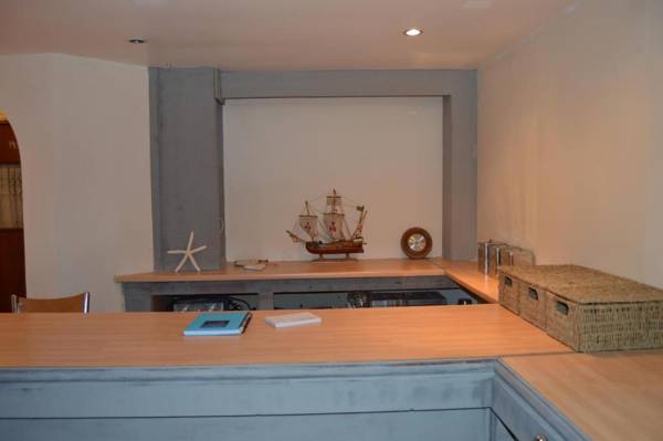 Central Cove Guesthouse