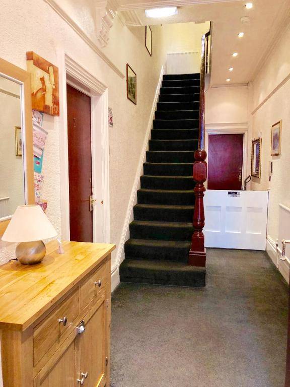 Empress Select Holiday Flats