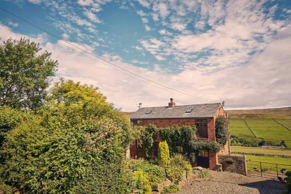 Host & Stay - The Red Brick Barn