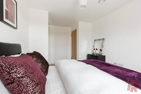 Modern Birmingham City Apartments Secure Gated Parking