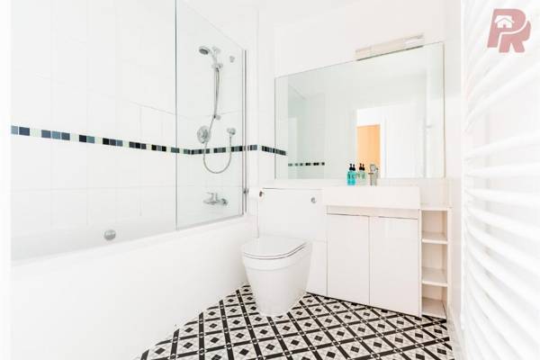 Newly Renovated - Granville 2 Bedroom Birmingham City Centre Secure Parking